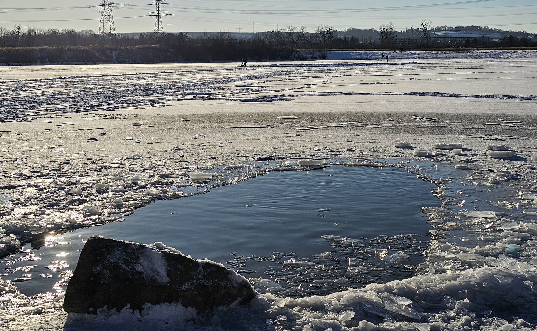 Eisbaden in Dresden Zschieren