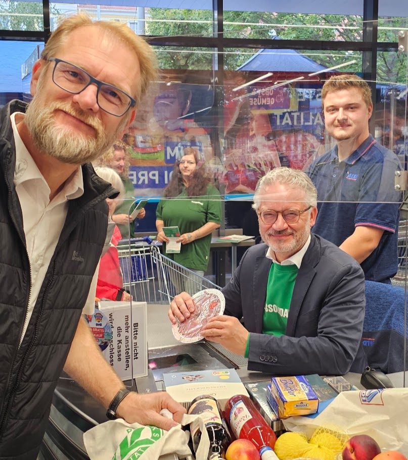 Sven Krell an der Kasse